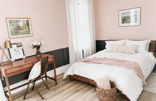 Designer Home 2 Bedroom - 20min to NYC WTC - Private Backyard - Foto 6