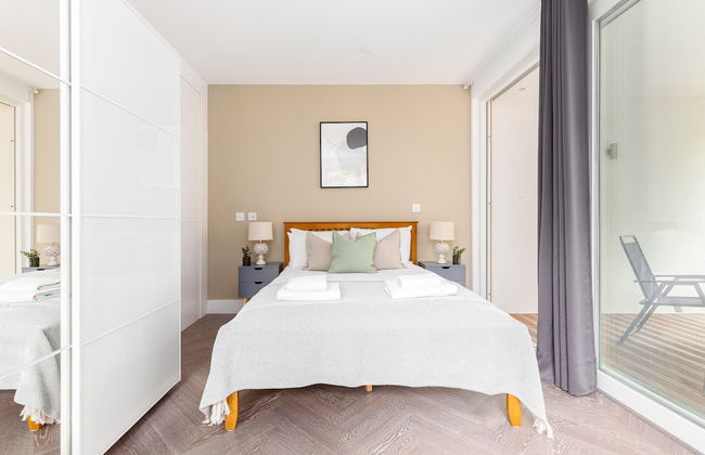 Luminous 2 Bed Balcony Flat in Islington - Foto 9