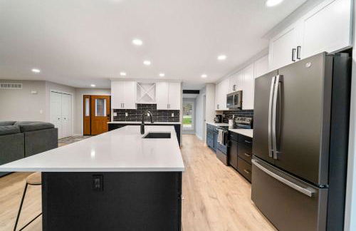 Spacious 5BR Family Home Near ISU & Attractions - Foto 12