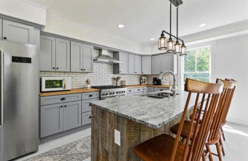 The Blueberry House - Spacious, Family & Pet-Friendly Retreat near Sebago Lake - Foto 1