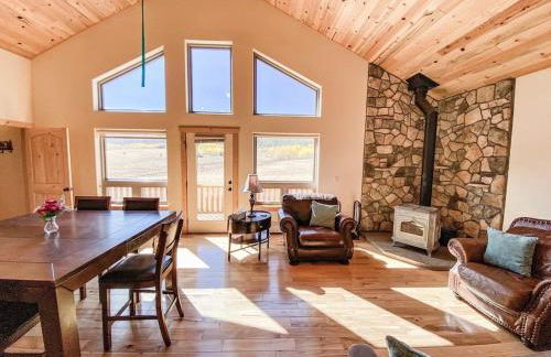 New! Beautiful, Spacious Modern Home on a Large Acreage - Peaks & Prairies Retreat - Foto 36