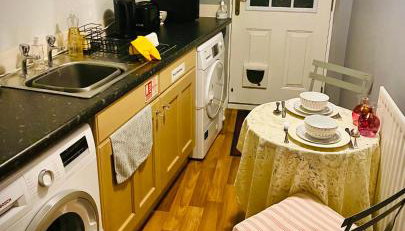 Modern ground floor apartment with free parking very near centre - Foto 2