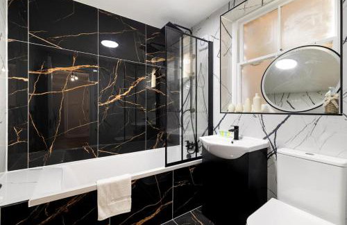 Bright & Comfortable 2-Bedroom Retreat - Foto 32