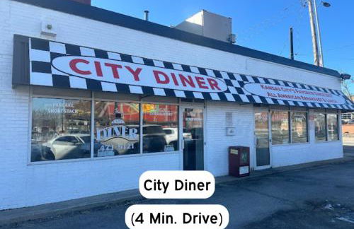 Classy 2BR-Parking, Rooftop,Near Arrowhd & TMobile - Photo 31