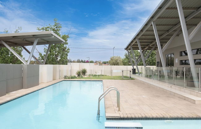 Explore This Stylish and Classy Apartment - Foto 15