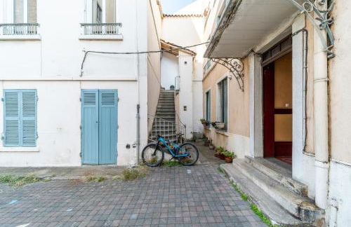 Le Marietton appartement cosy à deux pas du métro Valmy - Foto 18