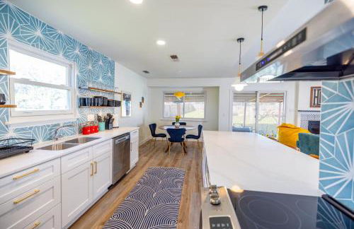 Luxury 4BR Oasis with Pool, Hot Tub & Game Room! - Foto 4