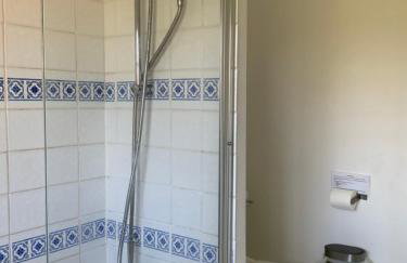 Country cottage overlooking fields with garden room - Foto 40