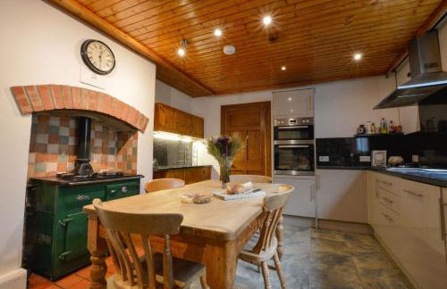 Cologin Farmhouse - Photo 9