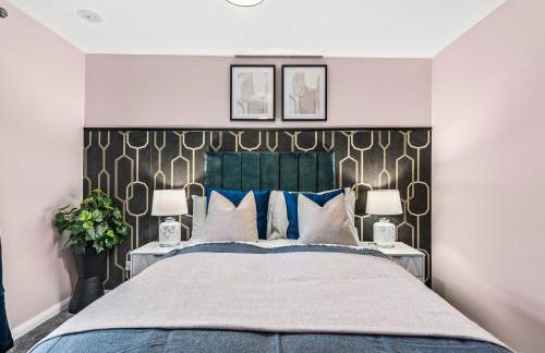 Elegant Retreat in Cheltenham - Garden & Parking Included - Foto 28