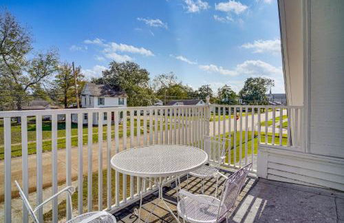 2 Mi to Gator Chateau Vibrant Home with Balcony - Foto 2