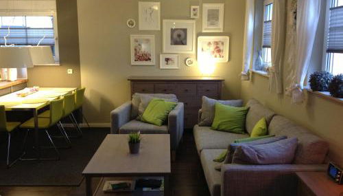 FeWo Buchheim, hochwertig und gemütlich, 5min zur S-Bahn - Foto 2