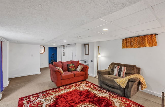 Lovely PET FRIENDLY three bedroom in desirable Urbandale Location! 3 Home by RedAwning - Foto 26