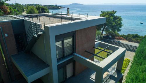 Elia Seafront Villa - Photo 3