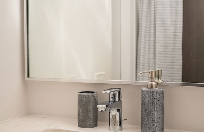 Charming Yorkville Condos - Photo 57