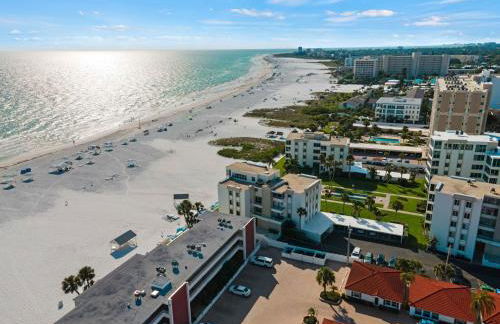 Siesta Paradise - Steps to Beach & Village - Pool - Photo 4