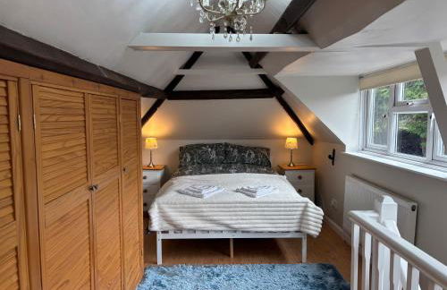 The Corner House, 36, Broadway Road, - Foto 10