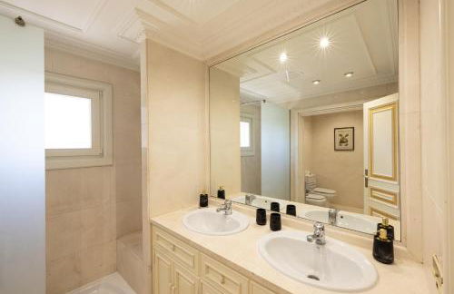 CASA CON PISCINA EN EL CENTRO - Foto 19