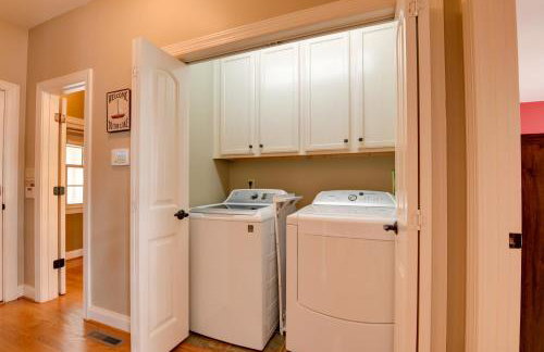 Waterfront Sherrills Ford Home with Pool and Boat Dock - Foto 30