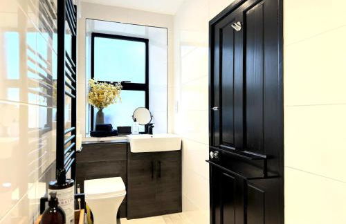 Peak District Getaway Retreat! The most Stunning Garden Views - Firepit - Brand newly refurbished - Perfect for friends & family getaways - Photo 33