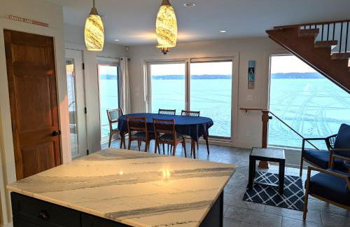 NEW! Eagles Landing - Lakefront & Gorgeous! - Foto 4
