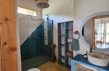 Nature Sanctuary, a semi-detached house on an ecological & sustainable farm - Foto 6