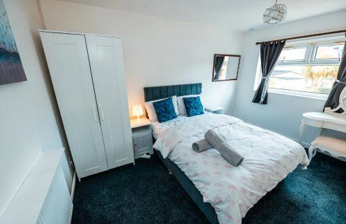 Family & Group Stay in Manchester - Free Parking - Foto 14