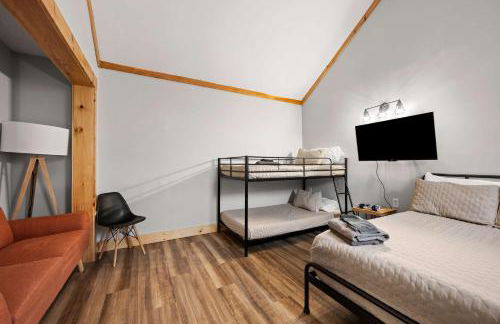 Renovated Ski In Out Condo King Bed Patio Grill - Foto 25