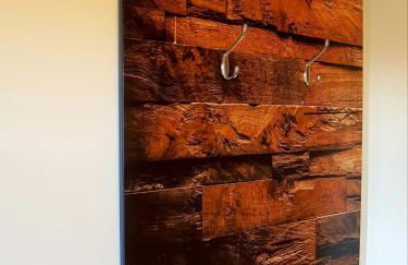 Hill View 2 bedroom free parking - Photo 36