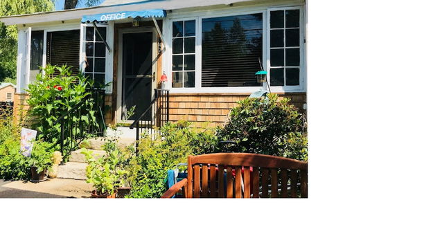 Check-in/check-out kiosk