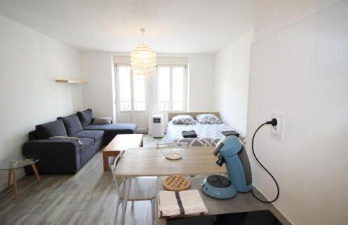 Chez Simon - Verdun Centre - Studio - 1 LIT et canapé convertible - Internet et TV - 4 personnes - Géré par Presta-Zen'Services - Foto 2