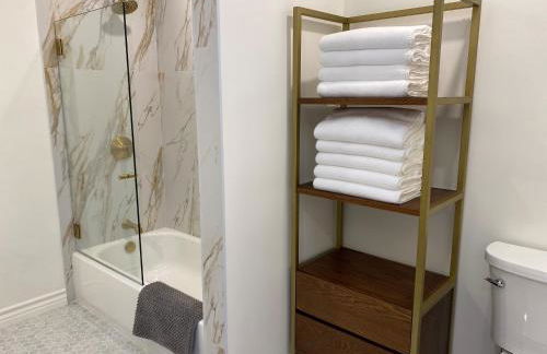 Guest house with private entry and large pool - Foto 21