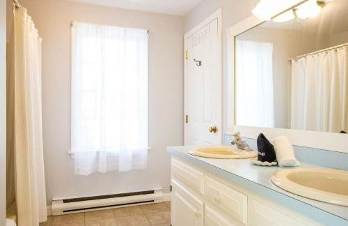 Full Sand Volleyball Court Walk to Pond - Foto 22