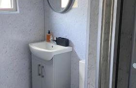 2 bedroom modern cabin near snowdonia national park - Photo 11