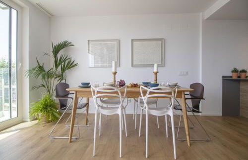 Seafront Apartment in Calella with Beach Access - Photo 2