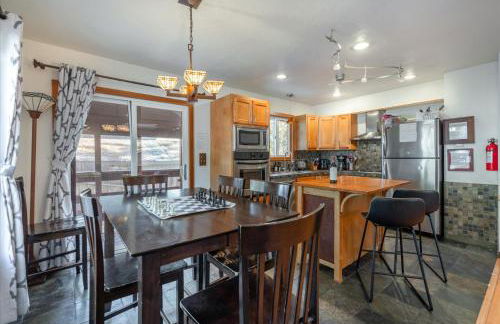 Lakeside Serenity Retreat - Photo 9