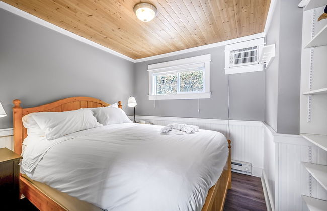 Lakeside Serenity Retreat 10 - Photo 2