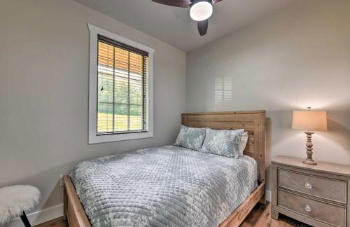 Hike, Ski and More! Pet-Friendly Home in Glenville - Foto 16