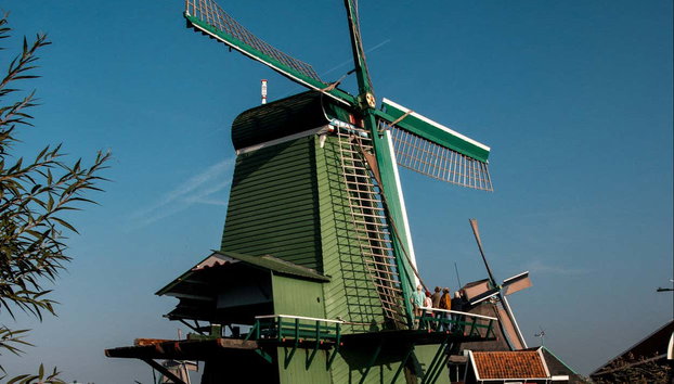Excursión a Zaanse Schans y ciudad de Lego - Foto 3, Uno de los molinos de Zaanse Schans