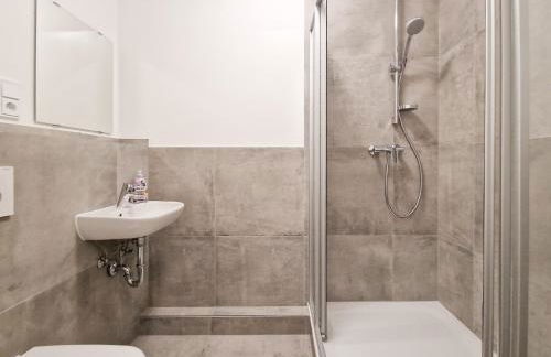 Tolstov Apartments - City Apartment with 3 Rooms - 15 Min Messe DUS & 10 Min Old Town DUS - Foto 9