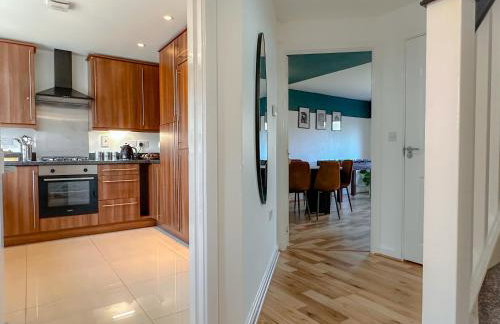 Perfect Booking 3 Bed Home in Central Bracknell - Foto 30