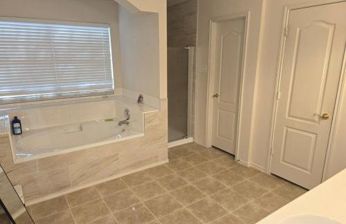 Dallas Lakeside Bliss Stay - Private Pool, Air hockey and High speed internet - Foto 31