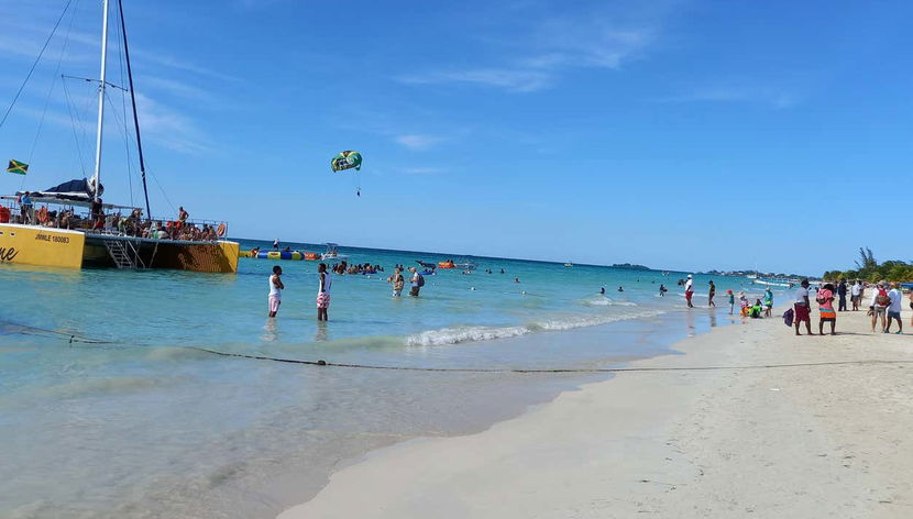 Negril 7 Miles beaches and Rick's Cafe cliff jumping