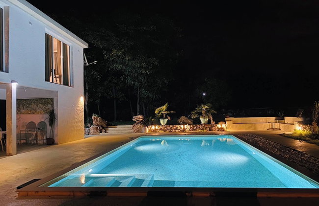 The Rock Star's Villa With Private Pool And Beach - Photo 1