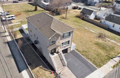 The Seabreeze Haven- Luxury 3BR Coastal Retreat - Near Beach & Free Parking - Foto 30