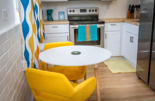 Retro Casita on the River! only 1 min to SNP gate! Riverfront with swimming - Foto 16