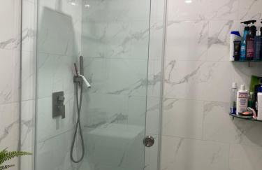 Beautiful House 7 min from Miami Airport w FREE parking - Photo 63