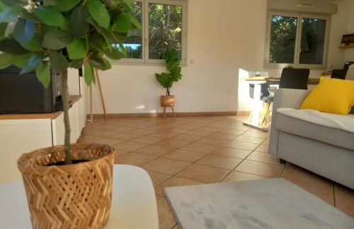 T2 de 56m2 - Genève à 5 min- Parking Privé Gratuit - Photo 16