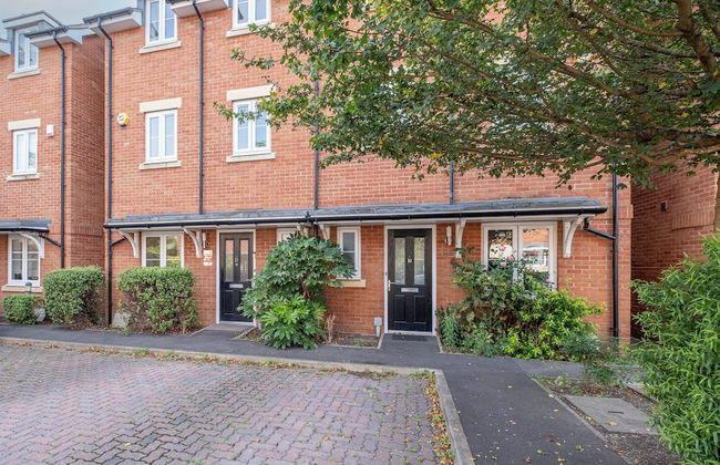 Foxherne 6 Bdrm, 3BA Hse -17 - Foto 1