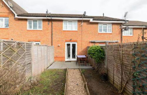 Cosy retreat with outdoor seating - Pass the Keys - Photo 9